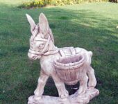 Rzeźba ogrodowa Osiołek