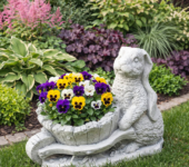 Rzeźba Królik z Taczką