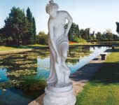 Posąg Kobiety Allegrain